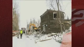 В Новосибирске снесли аварийные бараки на улице Дунаевского