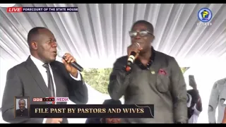 Elder Mireku & Jack alolome Hot Praises at Apostle Dr. Michael Ntumy’ Funeral😭… RIP Aps Dr. Ntumy💐