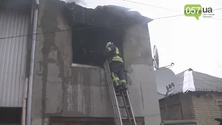 В Харькове горел жилой дом: огонь едва не перекинулся на соседнее здание