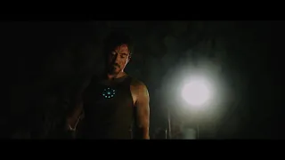Тони Старк создает первый костюм Железного Человека Марк 1 (Удары по шлеме)