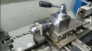Turning holder with Morse taper 2 for drilling deep holes.