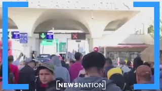 Migrants protest over not being able to apply for asylum  |  Rush Hour