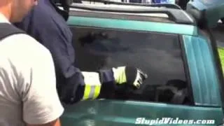 Breaking a Car Window With Only Fingers