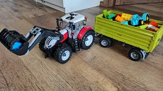 Zabawki Bruder ładujemy Klocki LEGO Duplo na przyczepy jest traktor Steyr i przyczepy Fliegl