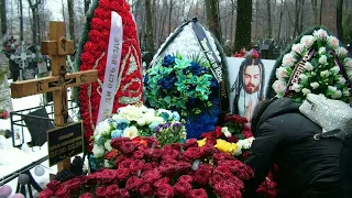 В Москве неизвестный обокрал могилу Децла