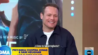 Sam Heughan y Priyanka Chopra Jones en GMA el 5/5/2023