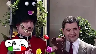 Mr Bean incontra una guardia della regina | Divertente Mr Bean clip | Mr Bean Italia