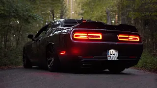 Bagged Challenger - Airlift Dodge Challenger | 4K