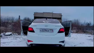 |Белый Hyundai Solaris|