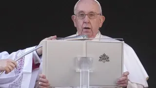 Papa Francesco nel messaggio urbi et orbi: "Il Natale porti in dono la pace"