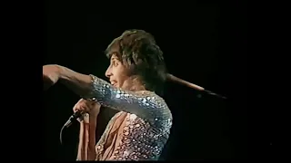 Queen Live EARL'S COURT 1977 Saturday Night's Alright For Fighting (REMASTER)