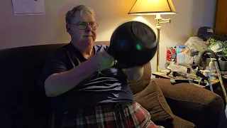 Bob's first-time experience with the 6 kg (13.2 lb) plastic kettlebell