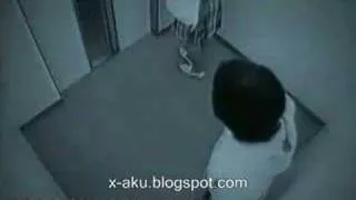 Asian Girl Beats Up Attacker On Elevator