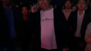 Алексей Цыденов танцует