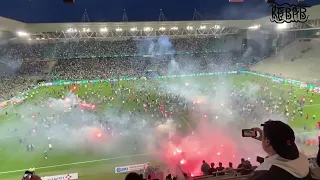 L'ENVAHISSEMENT DE TERRAIN IMPRESSIONNANT DES SUPPORTERS DE L'ASSE  ! ( ASSE-AUXERRE)