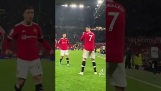 Cristiano Ronaldo waving goodbye' in lap of honour at Old Trafford