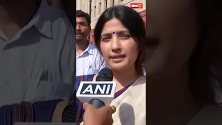 Women Reservation Bill से असंतुष्ट दिखीं SP Leader Dimple Yadav #shorts #WomenReservationBill