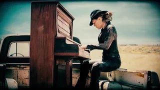 Beth Hart - Rub Me For Luck (War In My Mind)