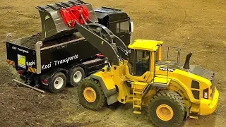 HUGE RC DOZER LOADER VOLVO L250G MODEL MACHINE IN SCALE 1:8 WORKING HARD AT THE RC CONSTRUCTION SITE