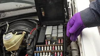 Fuses and tips how to troubleshoot fuse issues on Mercedes Benz W123 W126