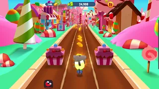 Talking Tom Gold Run in CANDY WORLD and CYBER CITY