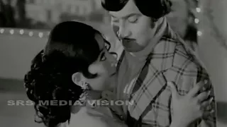 "Eradu KangaLaadarenu, Nodo Nota ..." Song from Kannada Movie, "HeNNu Samsaarada KaNNu"