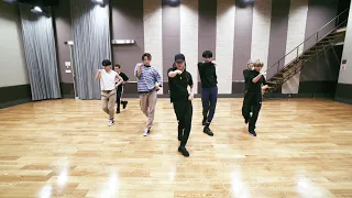 TAEMIN 'Famous' Dance Practice