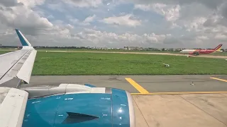 Vietnam Airlines taking off from Tan San Nhat (SGN) to Da Nang (DAD) VN0124