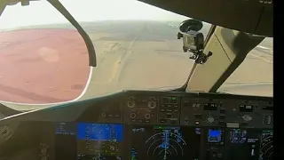 ✈️ Etihad Boeing 787 landing at Abu Dhabi Airport | Cockpit View