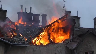 Львів: на пожежі житлового будинку врятовано 4 особи та 50 осіб виведено на свіже повітря