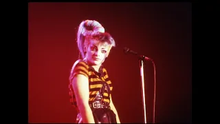 NINA HAGEN "GOLDEN YEARS" (David Bowie) LIVE COPENHAGEN 25/02/1984 (audio)