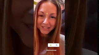 Нюша с мужем ест бургеры в Black Star Burger (InstaStories, 09.11.19)