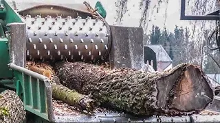 World's Dangerous Wood Chipper Machines, Fastest Modern Tree Shredder Machines and Wood Crushing