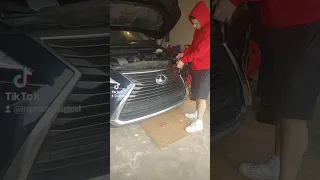 Changing Front Grille/Fascia 2018 Lexus RX 350