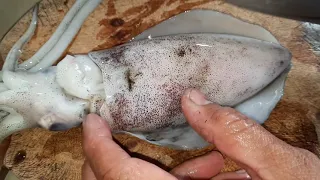 How to clean squid | Tamang paraan sa paglinis ng pusit