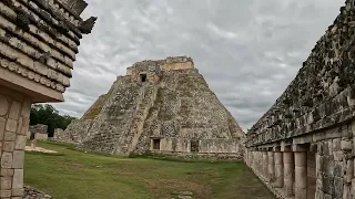 Uxmal eine Maya Stadt wohl in der Mayaepoche mit 35000 Einwohnern,beeindruckend grosse Bauten!