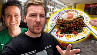 I tried the SPICIEST Meal at Mark Wiens' Bangkok Restaurant 🇹🇭 [Bonus Food Tour]