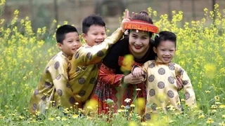 BTV Quang MInh khoe vợ trẻ xinh đẹp kỉ niệm 8 năm ngày cưới