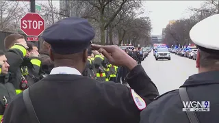 Firefighter dies after battling house fire on Chicago’s South Side