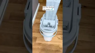 This clever mop and bucket makes cleaning the floor super easy 🤩✨ link in comments to shop