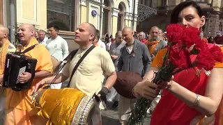 2019 05 09 Харинама в Москве на Кузнецком Мосту (1/2)