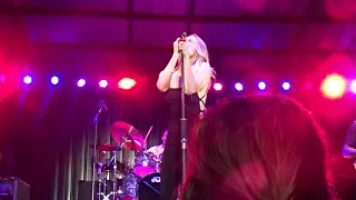 LeAnn Rimes - Can't Fight the Moonlight Live at Ponoka Stampede