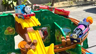 Thomas the Tank Engine ☆ Two big mountains & tunnel course [Plarail]