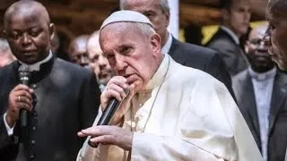 "Rapping" Pope Francis photo goes viral