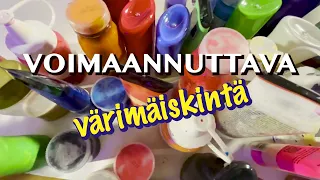 Voimaannuttava värimäiskintä