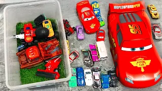Looking dirty cars For Disney Pixar Cars : Lightning McQueen, Tow Mater, Arvy, Ramon, Lizzie, Frank