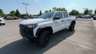 2023 Chevy Colorado Trail Boss Walkaround (Features, Interior, Exterior)