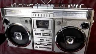 Sharp GF-9696 boombox ghettoblaster Vintage 1982