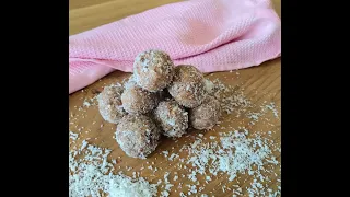 Rezept: die besten Energyballs / Bliss Balls mit Datteln, Cashews und Kokos