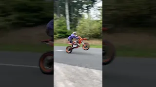 This sound is just crazy…😍 #2stroke #supermoto #bike #wheelie #shorts